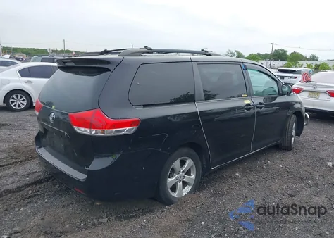 2011 Toyota Sienna Le V6/Le V6 Auto Access Seat from USA, damaged, VIN 5TDKK3DC2BS035759